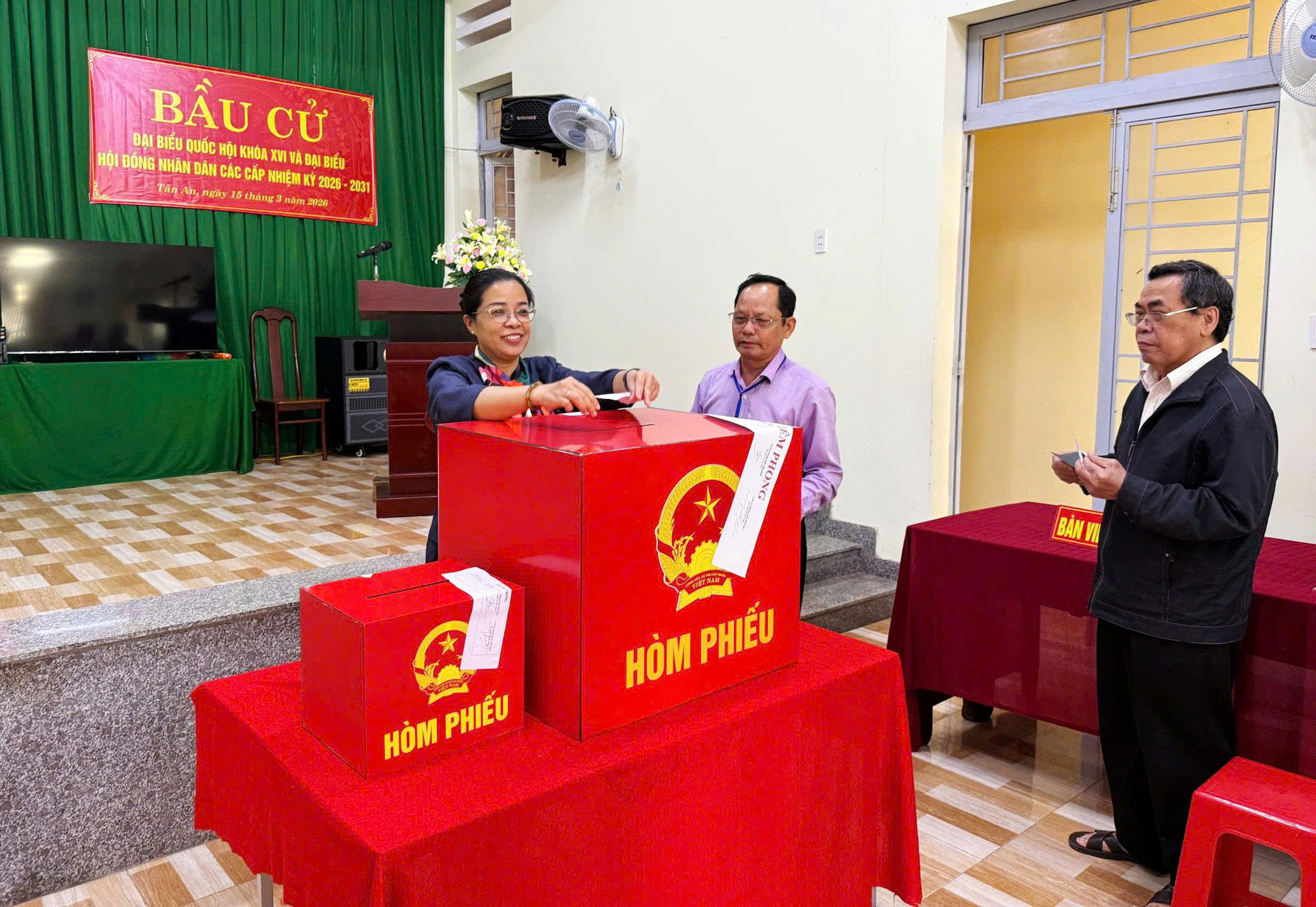 Phường Tân An: Rộn ràng không khí "Ngày hội toàn dân" tại 30 khu vực bỏ phiếu