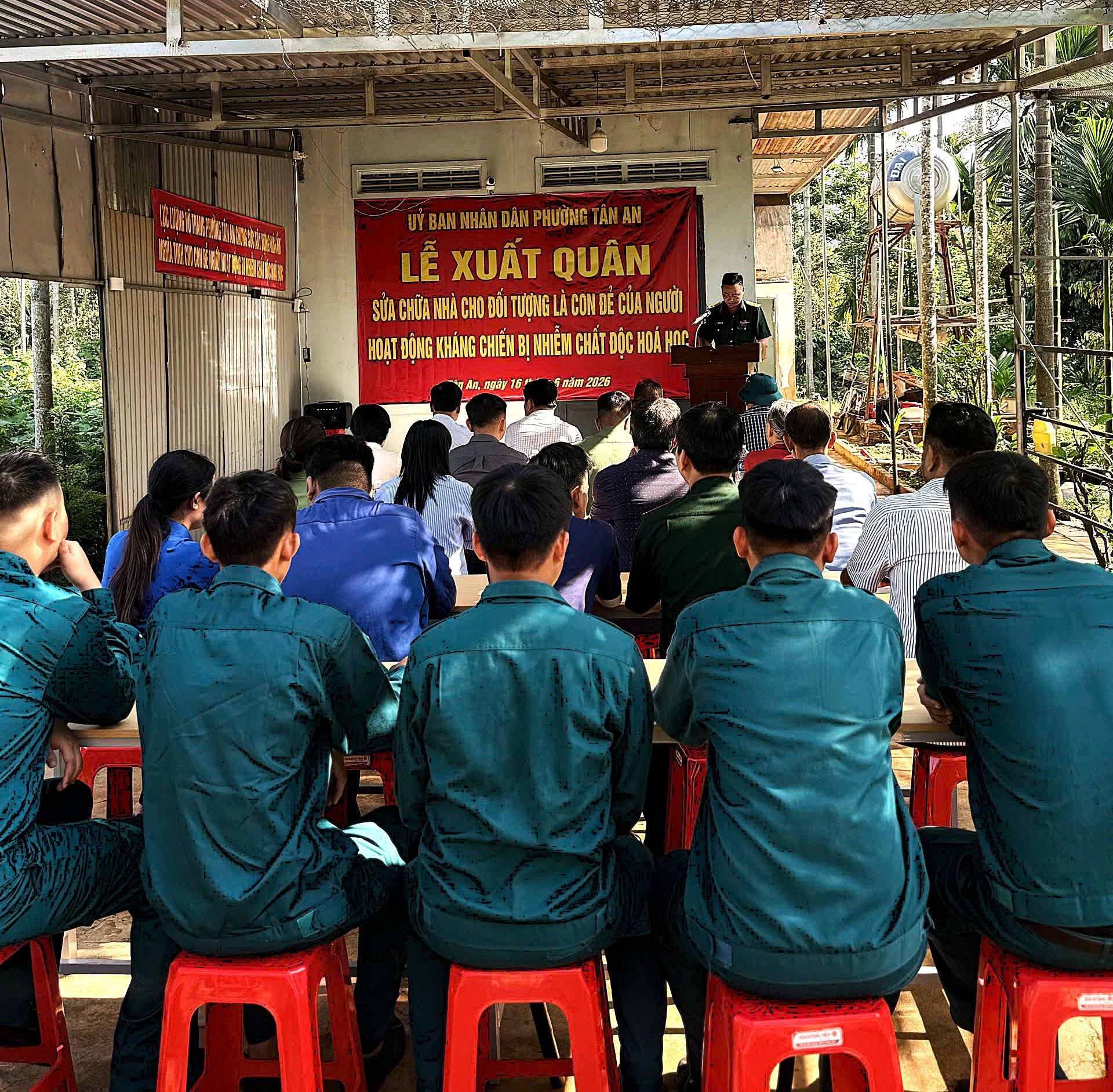 LỰC LƯỢNG VŨ TRANG PHƯỜNG CHUNG SỨC XÂY DỰNG MÁI ẤM NGHĨA TÌNH CHO CON ĐẺ NGƯỜI HOẠT ĐỘNG KHÁNG CHIẾN BỊ NHIỄM CHẤT ĐỘC HÓA HỌC TRÊN ĐỊA BÀN PHƯỜNG TÂN AN