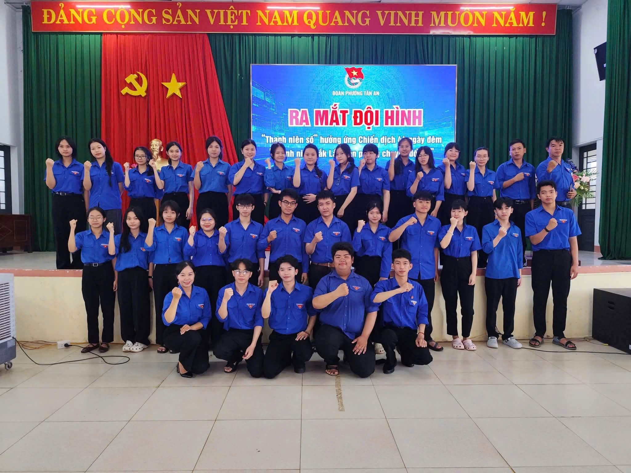RA MẮT ĐỘI HÌNH “TUỔI TRẺ TIÊN PHONG” VÀ TẬP HUẤN CHUYỂN ĐỔI SỐ – KHÁT VỌNG CỐNG HIẾN TRONG KỶ NGUYÊN MỚI