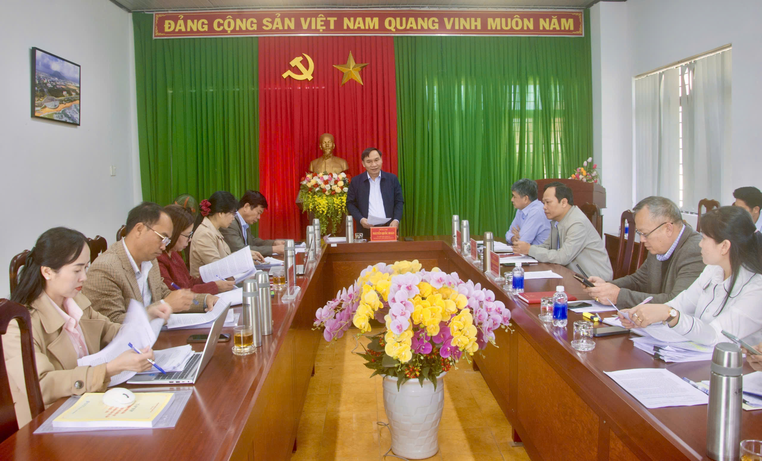 Tổ công tác số 3 của Ban Chỉ đạo công tác bầu cử tỉnh ĐắkLắk làm việc với Ủy ban bầu cử phường Tân An