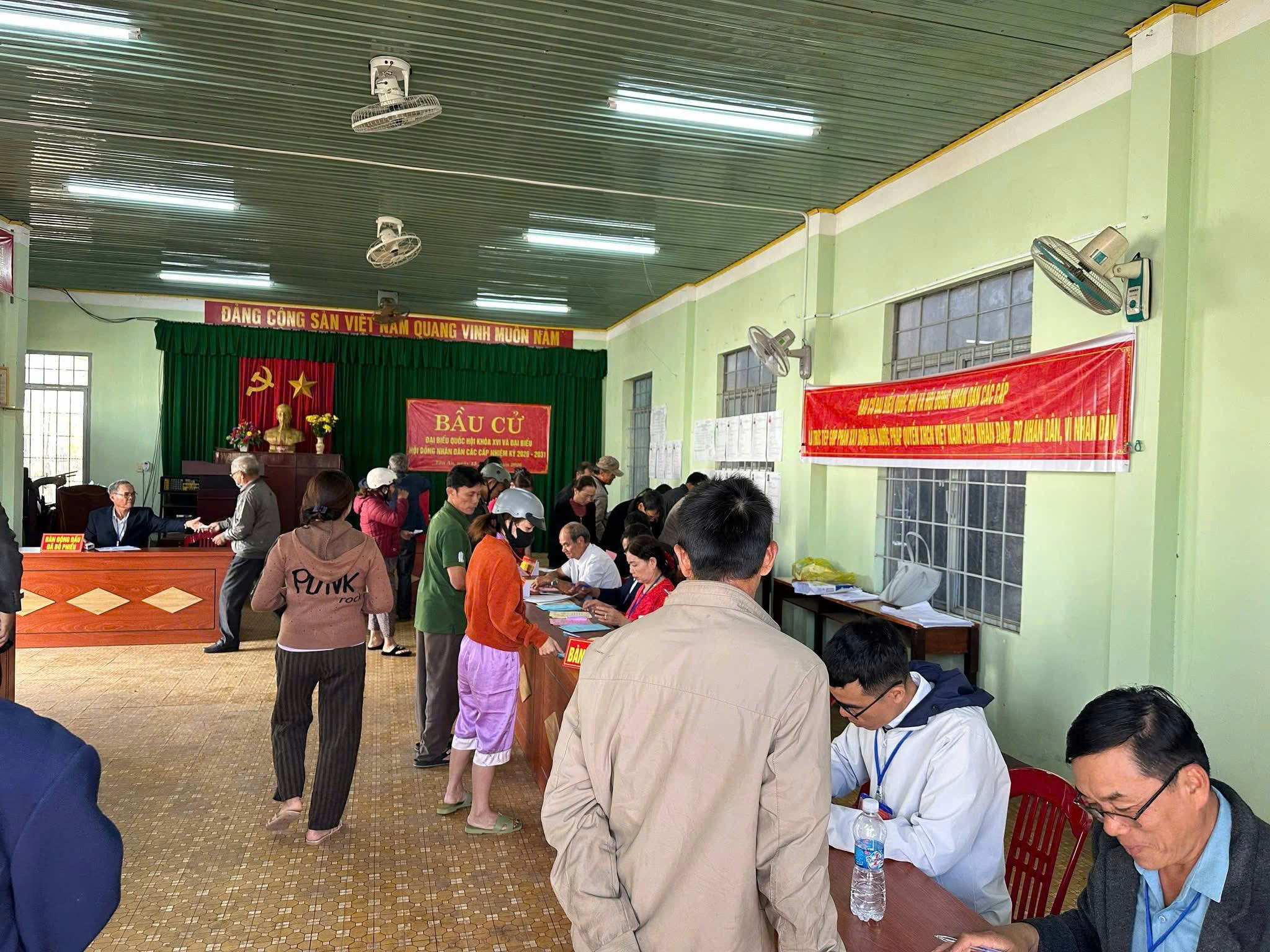 z7624420987738_fc3159dbb8b9b5702ef711fbd7beb779