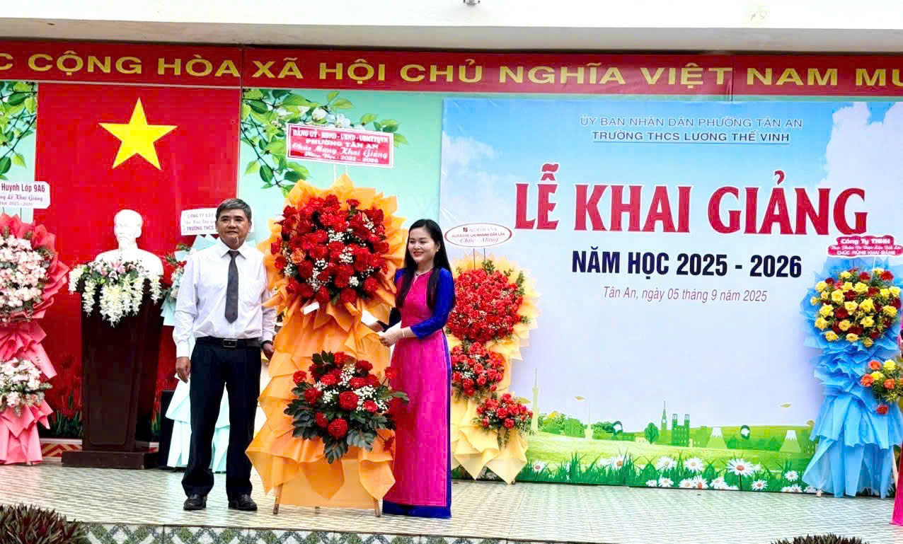 Thầy, cô giáo cùng học sinh trên địa bàn phường Tân An tưng bừng khai giảng năm học mới 2025 – 2026