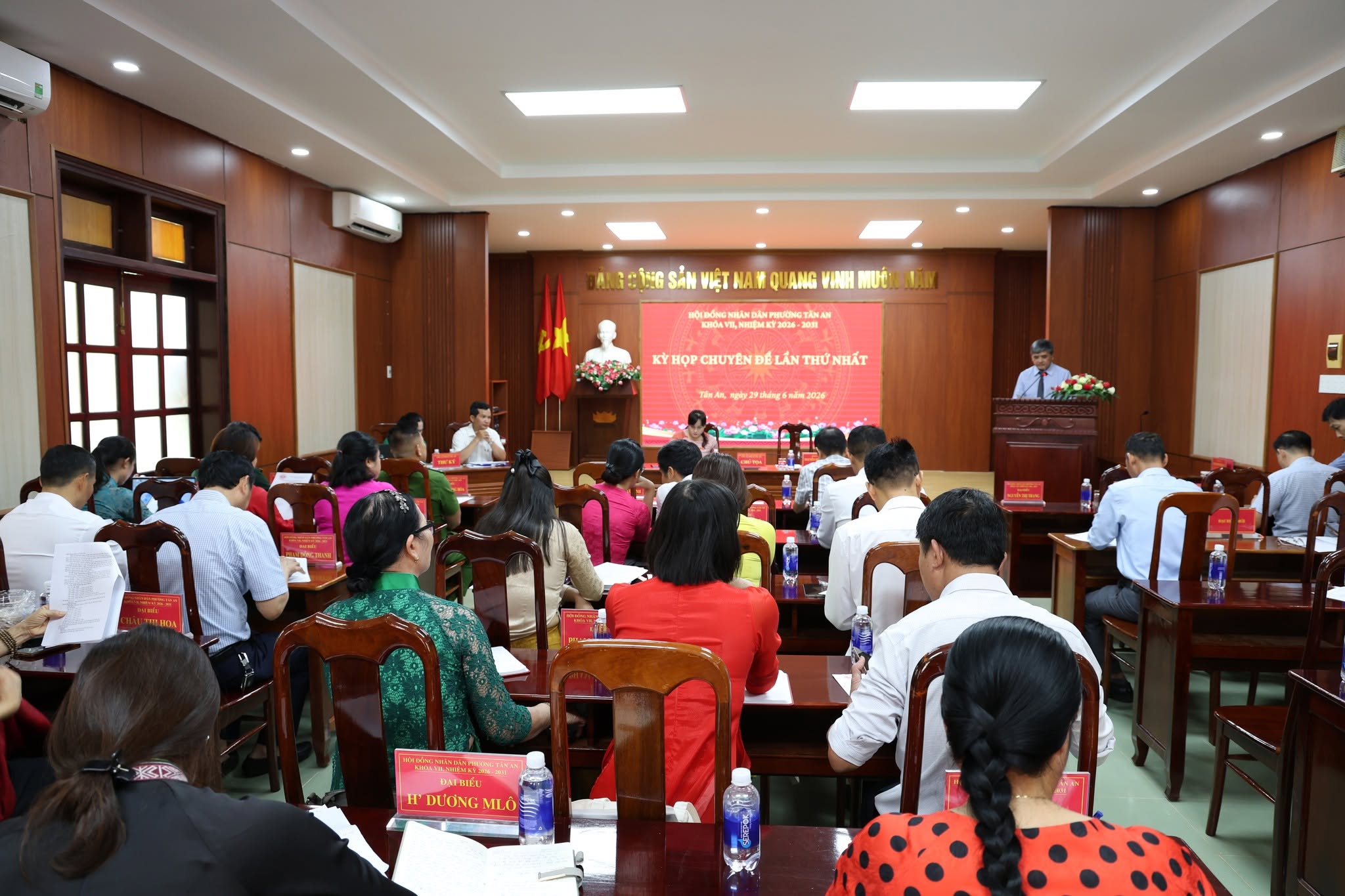 KỲ HỌP CHUYÊN ĐỀ LẦN THỨ NHẤT HĐND PHƯỜNG TÂN AN KHÓA VII, NHIỆM KỲ 2026 - 2031, THÔNG QUA NGHỊ QUYẾT VỀ VIỆC SẮP XẾP, TỔ CHỨC LẠI TỔ DÂN PHỐ, BUÔN