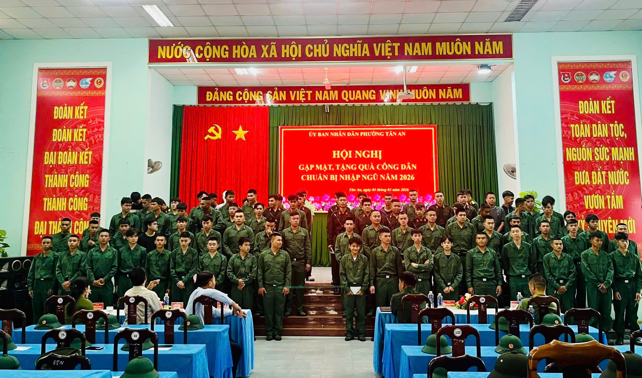 Phường Tân An: Trang trọng Lễ gặp mặt, động viên tân binh lên đường nhập ngũ năm 2026